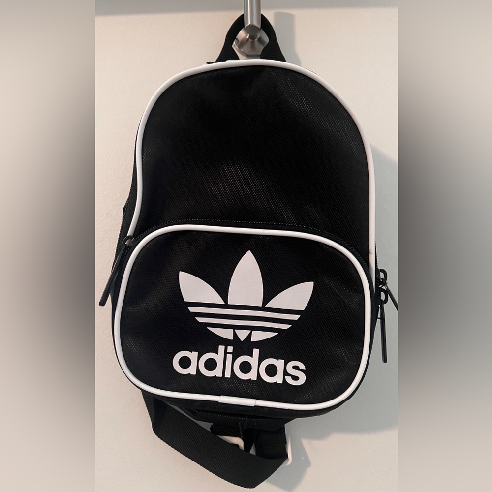 ADIDAS Originals NWOT Women's Originals Santiago Mini Backpack, Black/White,
